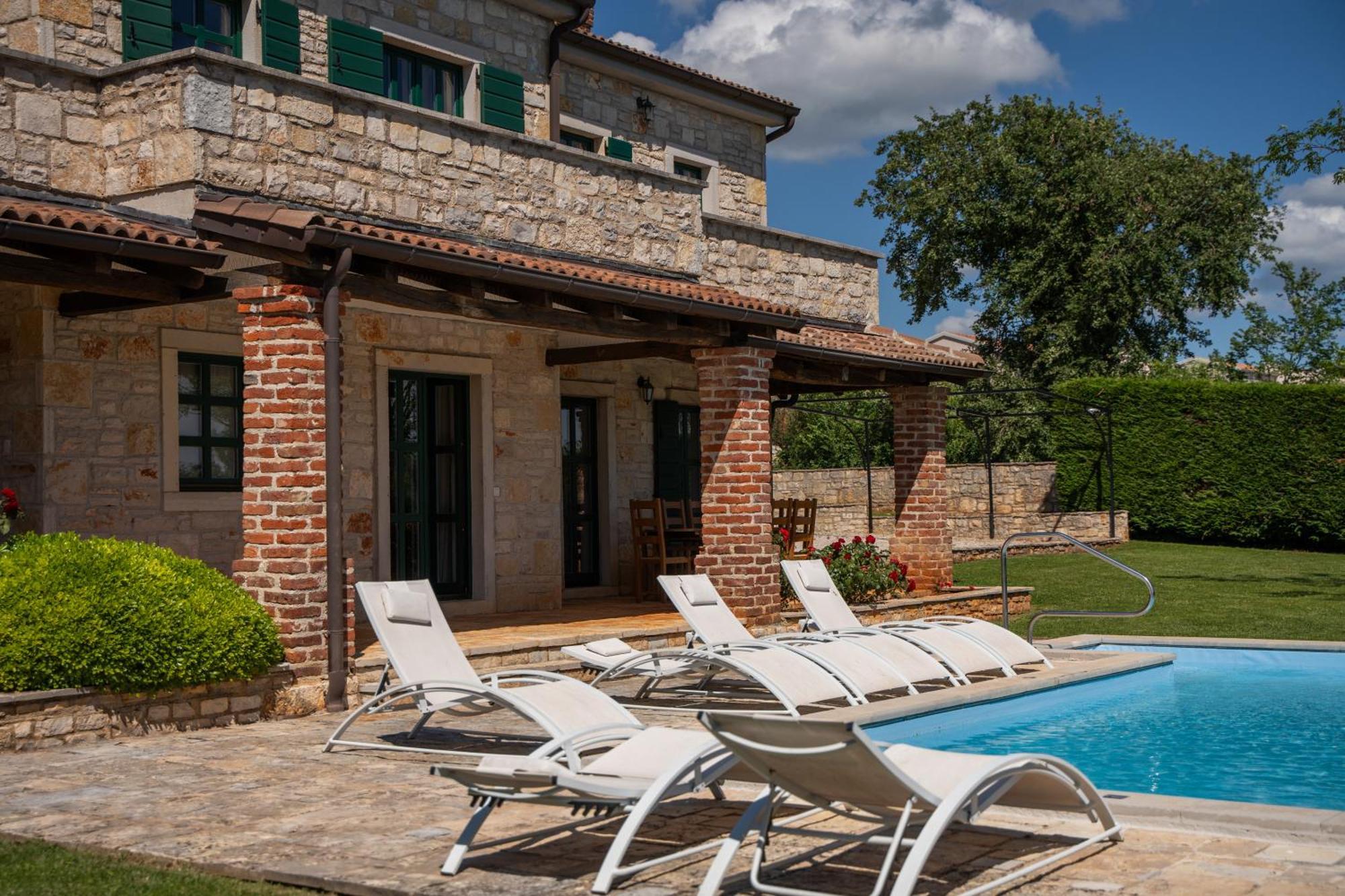 Theblueview Villas Near Porec Sveti Lovrec Pazenaticki Exterior photo
